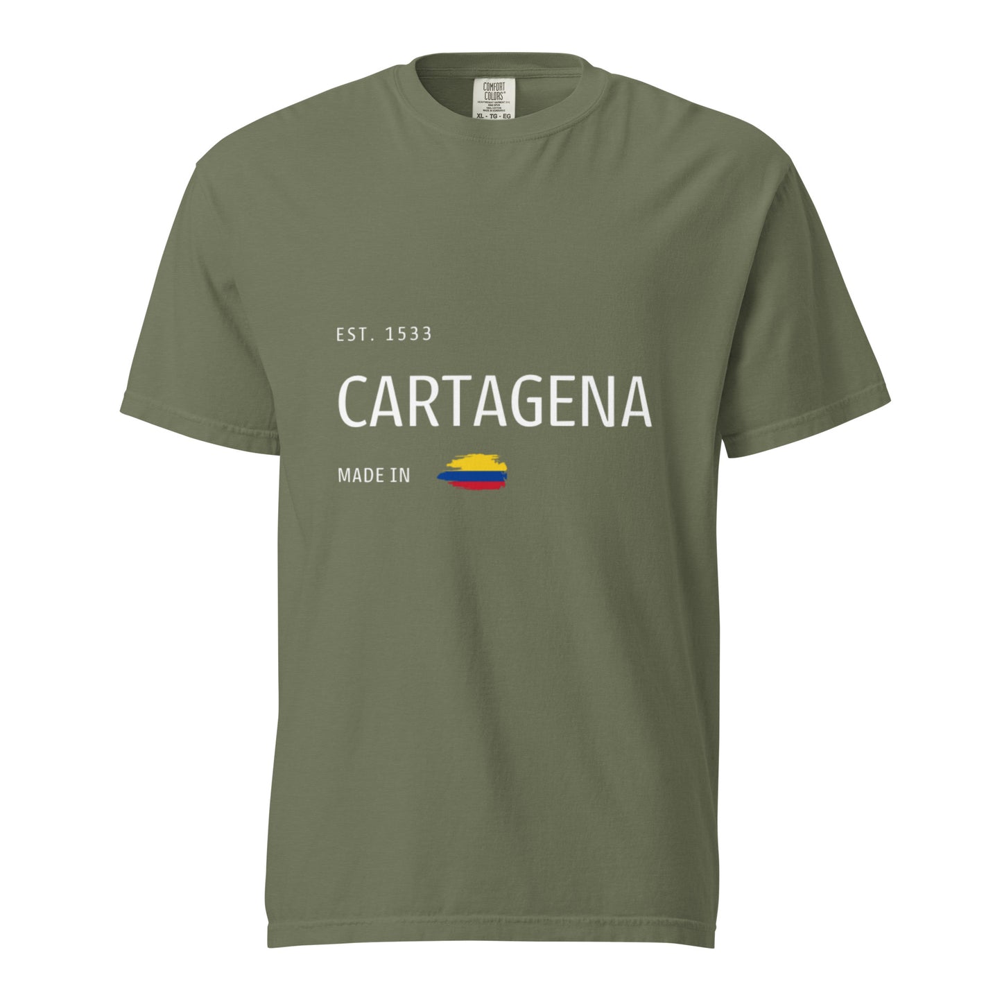 Moss green heavyweight t-shirt featuring 'Cartagena' with an Est. 1533 design and the Colombian flag. A stylish way to represent Colombian heritage and Cartagena’s rich history.