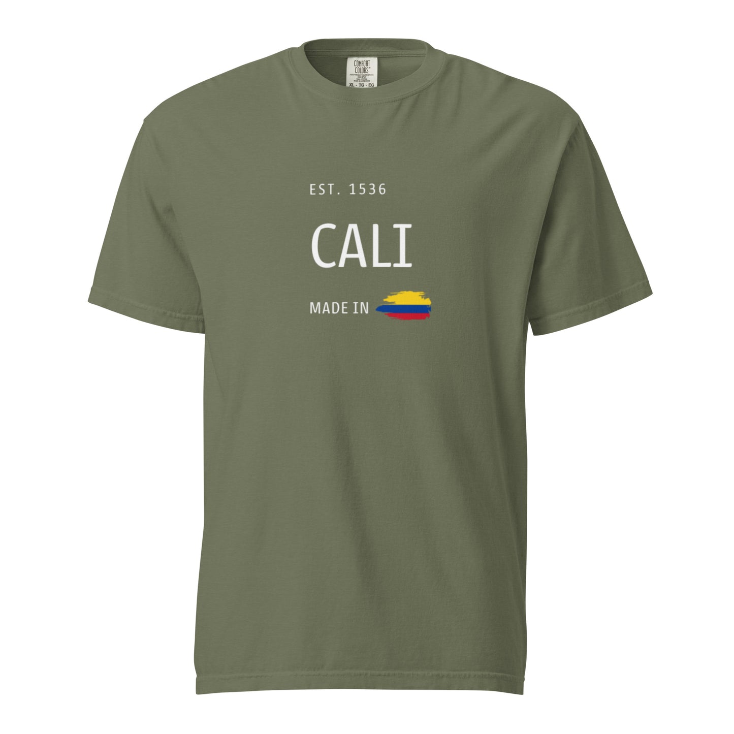 Moss Green heavyweight t-shirt featuring 'Cali' with an Est. 1536 design and the Colombian flag. A stylish and bold tribute to Cali, Colombia’s vibrant culture.